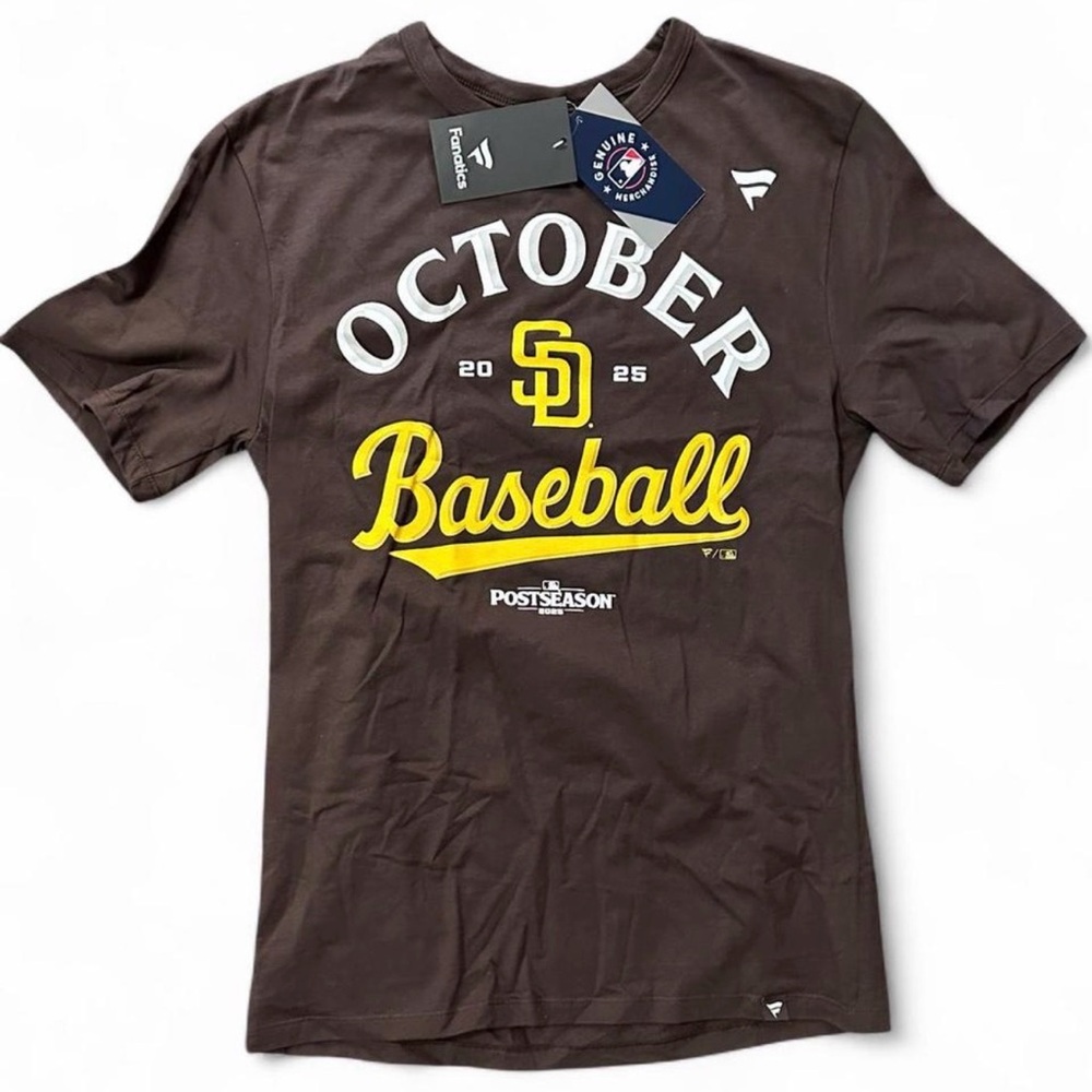 Fanatics Brown T-Shirt with White and Yellow Graphics